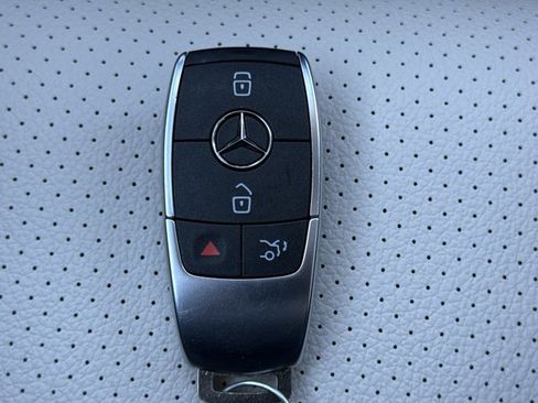 Used 2023 Mercedes-Benz GLS 450 4MATIC image 27