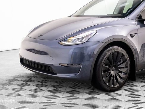Used 2023 Tesla Model Y Long Range image 39