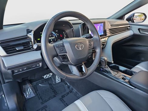 Certified 2025 Toyota Camry SE w/ Convenience Package FWD image 9