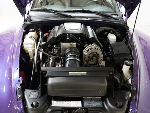 Used 2004 Chevrolet SSR w/ Preferred Equipment Group RWD image 26