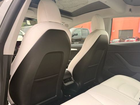 Used 2022 Tesla Model 3 Long Range AWD/4WD image 9