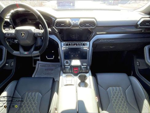 Used 2023 Lamborghini Urus Performante image 14