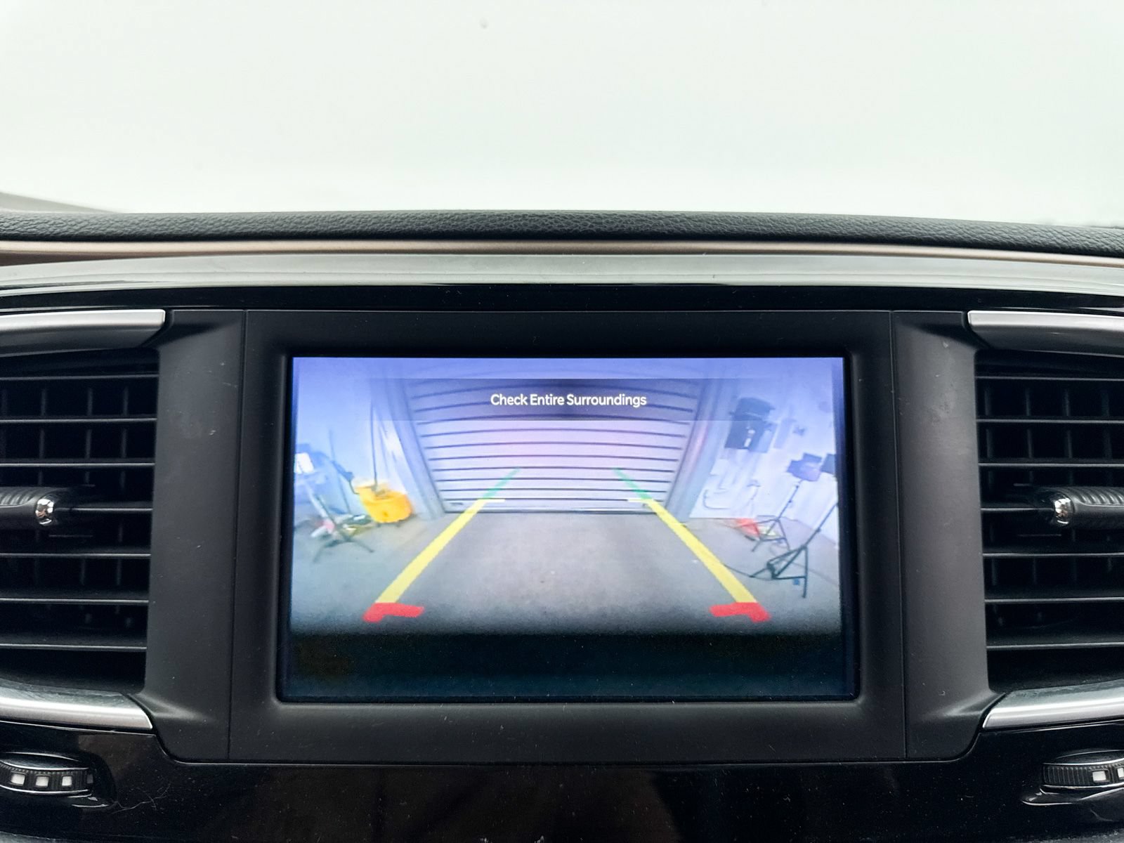 Used 2023 Chrysler Voyager LX FWD image 8