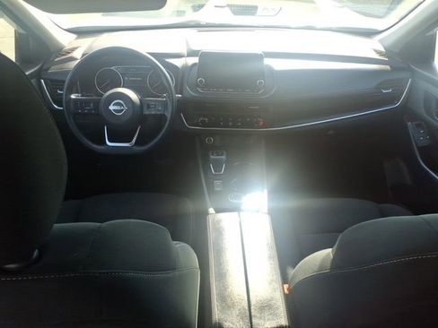Used 2023 Nissan Rogue S AWD/4WD image 10