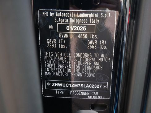 Used 2025 Lamborghini Revuelto AWD/4WD image 31