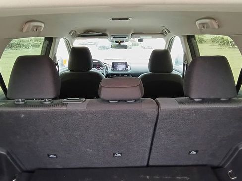 Used 2024 Nissan Rogue SV image 16