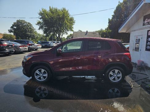 Used 2022 Chevrolet Trax LS w/ Tint and Cruise Package AWD/4WD image 6