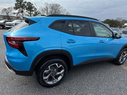 New 2026 Chevrolet Trax LT w/ LT Convenience Package image 5