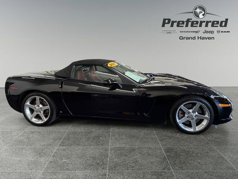 Used 2006 Chevrolet Corvette Convertible w/ Preferred Equipment Group RWD image 9