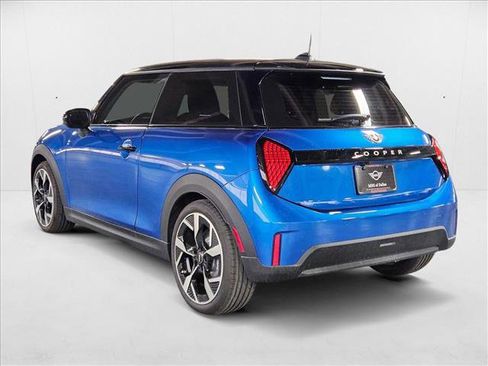 Used 2025 MINI Cooper 2-Door Hardtop FWD image 8