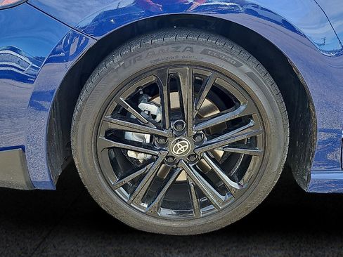 Used 2025 Toyota Camry SE image 8