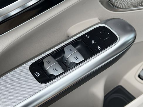 New 2026 Mercedes-Benz GLC 300 4MATIC image 13