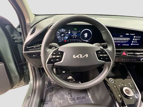 Certified 2025 Kia Niro Wind FWD image 11