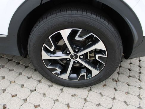 Used 2024 Kia Sportage EX AWD/4WD image 15