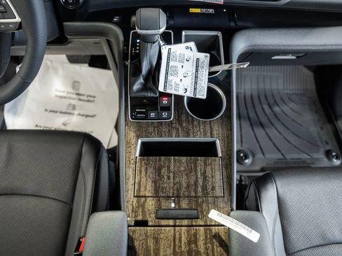 New 2026 Toyota Sienna Platinum AWD/4WD image 27