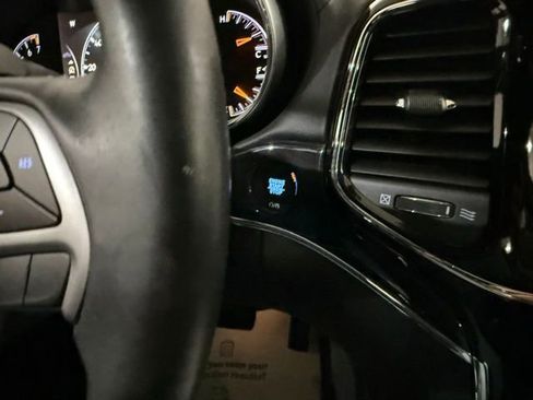 Used 2019 Jeep Grand Cherokee Overland AWD/4WD image 17