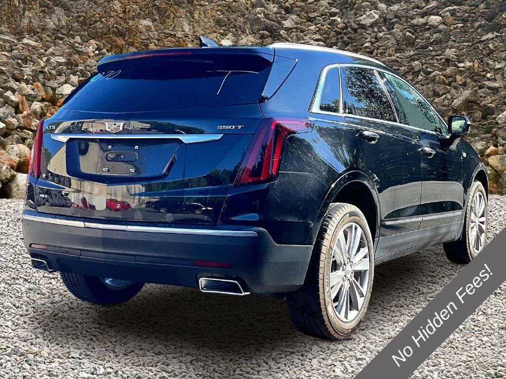 Used 2022 Cadillac XT5 Luxury AWD/4WD image 2