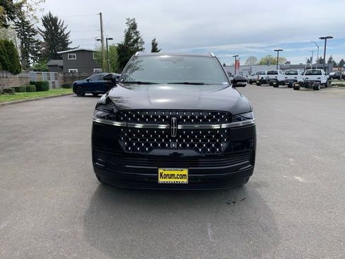 New 2026 Lincoln Navigator L Black Label AWD/4WD image 10