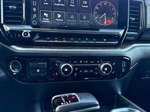 Used 2023 GMC Terrain SLE image 29