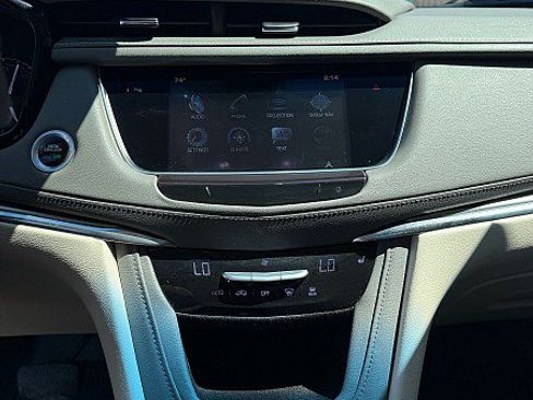 Used 2017 Cadillac XT5 Luxury w/ Driver Awareness Package AWD/4WD image 4