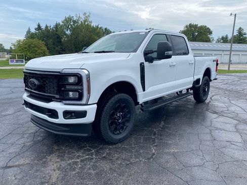 New 2026 Ford F250 XLT w/ XLT Premium Package AWD/4WD image 1
