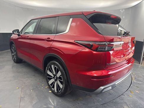 New 2025 Mitsubishi Outlander SE image 5