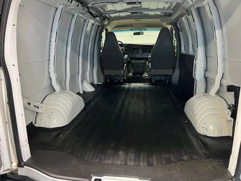 Used 2020 Chevrolet Express 2500 w/ Enhanced Convenience Package image 11