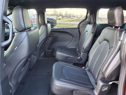 Used 2026 Chrysler Voyager LX FWD image 23