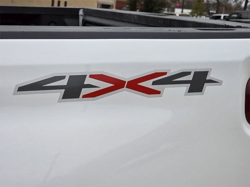 Used 2025 Chevrolet Silverado 2500 LT w/ Convenience Package image 8