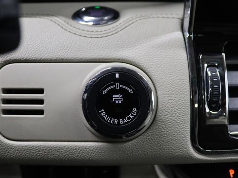 Used 2021 Lincoln Navigator L Reserve w/ Luxury Package image 37