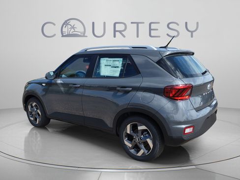 New 2026 Hyundai Venue SEL FWD image 3