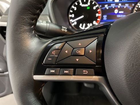 Used 2023 Nissan Altima 2.5 SL AWD/4WD image 2