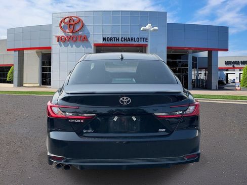 Used 2025 Toyota Camry SE w/ Convenience Package FWD image 7