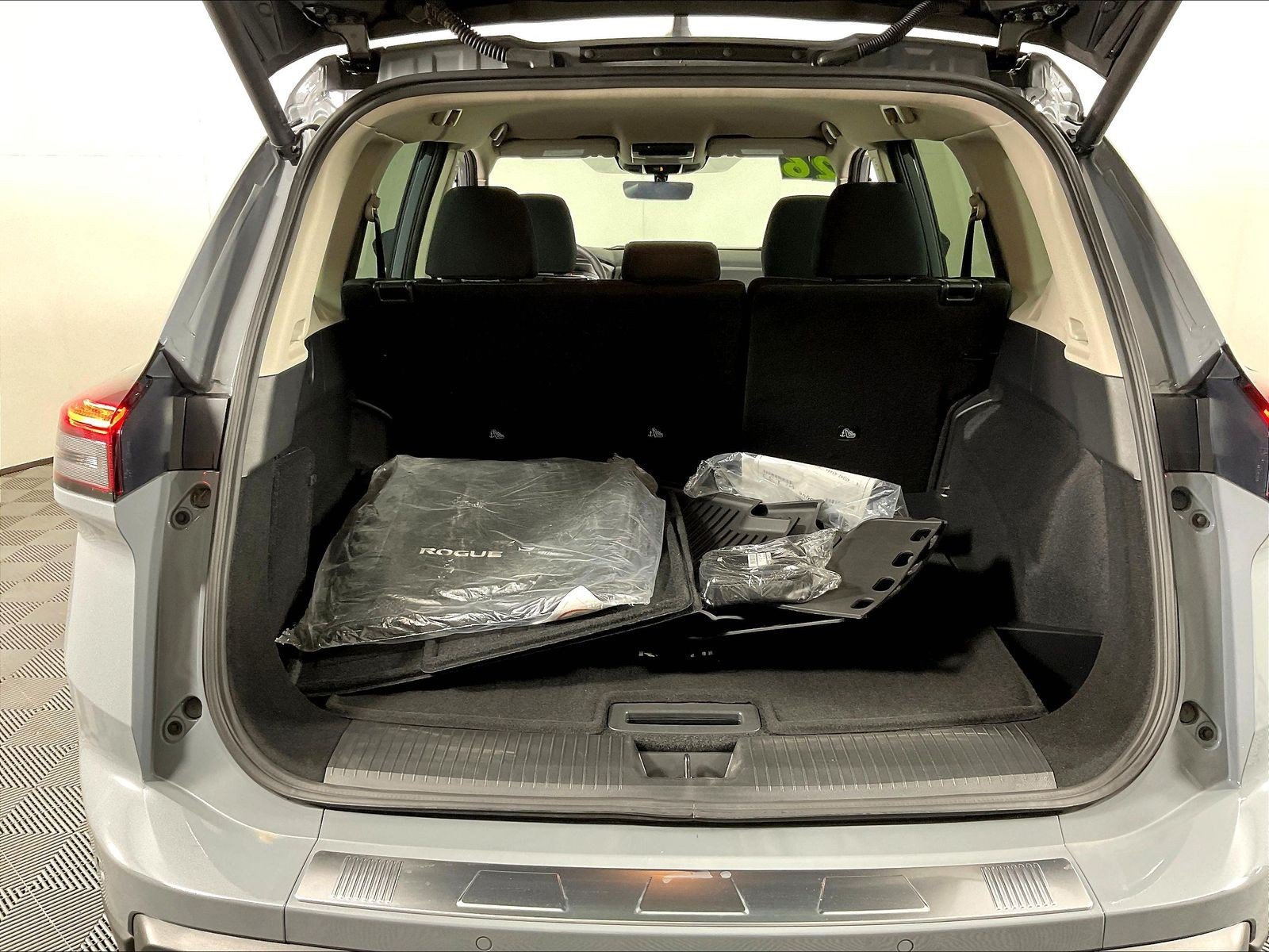 Used 2026 Nissan Rogue SV AWD/4WD image 35