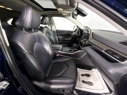 Used 2023 Toyota Highlander L image 26