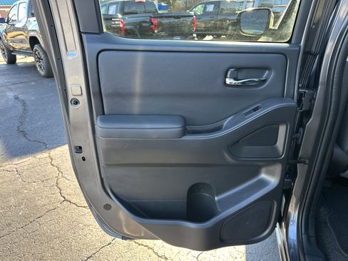 Used 2022 Nissan Frontier SV image 22