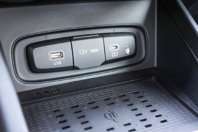 New 2026 Hyundai Venue SEL FWD image 18