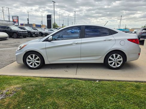Used 2012 Hyundai Accent GLS w/ Premium Pkg 3 FWD image 8