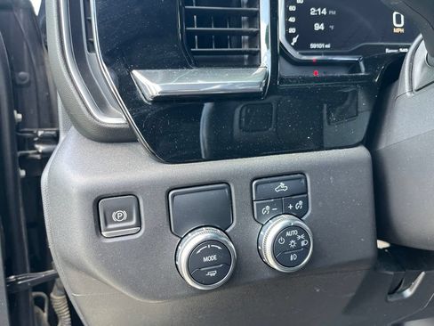 Used 2022 GMC Sierra 1500 Elevation RWD image 12