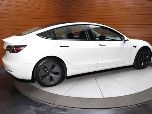 Used 2023 Tesla Model 3 Standard Range RWD image 17