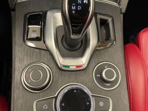 Used 2022 Alfa Romeo Stelvio Sprint image 19