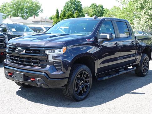 Used 2022 Chevrolet Silverado 1500 LT Trail Boss w/ LT Trail Boss Premium Package AWD/4WD image 2