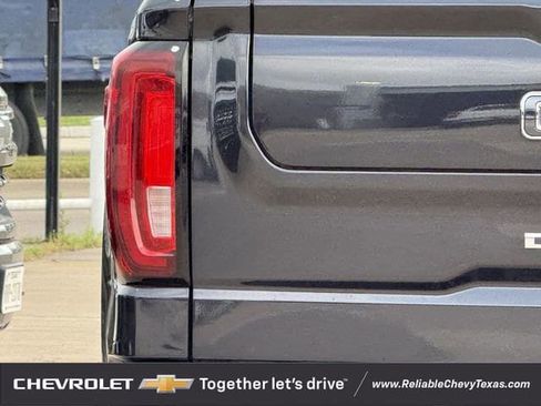 Used 2023 GMC Sierra 1500 Denali Ultimate AWD/4WD image 9