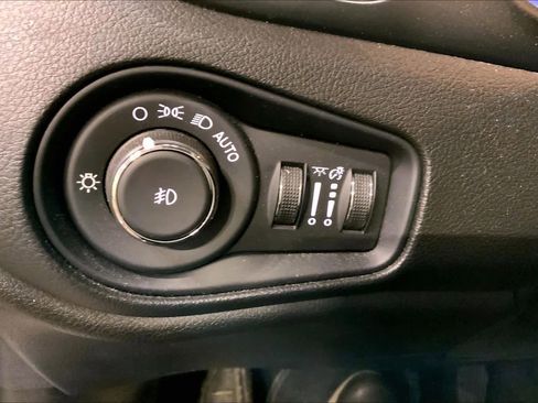 Used 2021 Jeep Renegade Latitude image 35