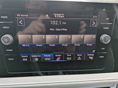 New 2026 Volkswagen Taos SE image 21