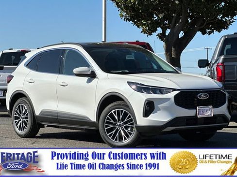 New 2025 Ford Escape SE w/ Class II Trailer Tow Package image 2