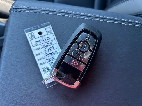 New 2025 Ford Bronco Outer Banks image 32