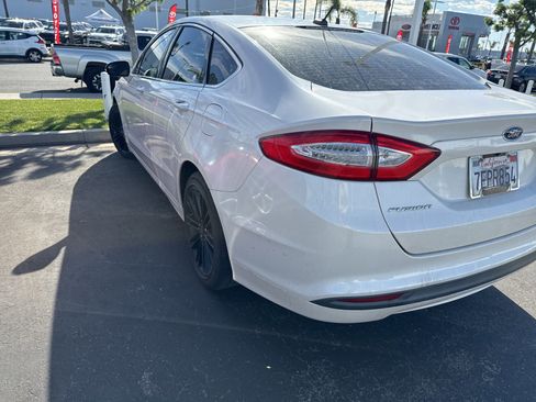 Used 2014 Ford Fusion SE w/ Equipment Group 202A image 6