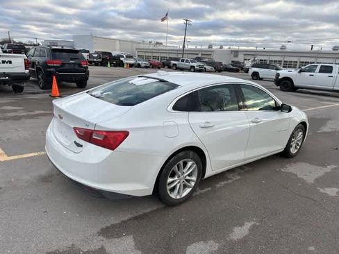 Used 2017 Chevrolet Malibu LT image 19