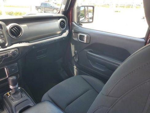 Used 2021 Jeep Wrangler Unlimited Sport AWD/4WD image 14